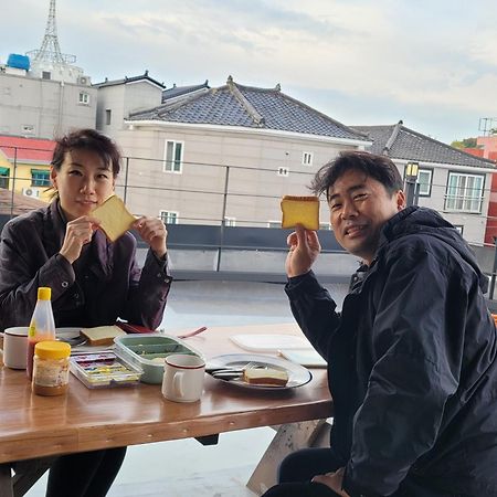 Son-Gil Guesthouse Jinju Bagian luar foto