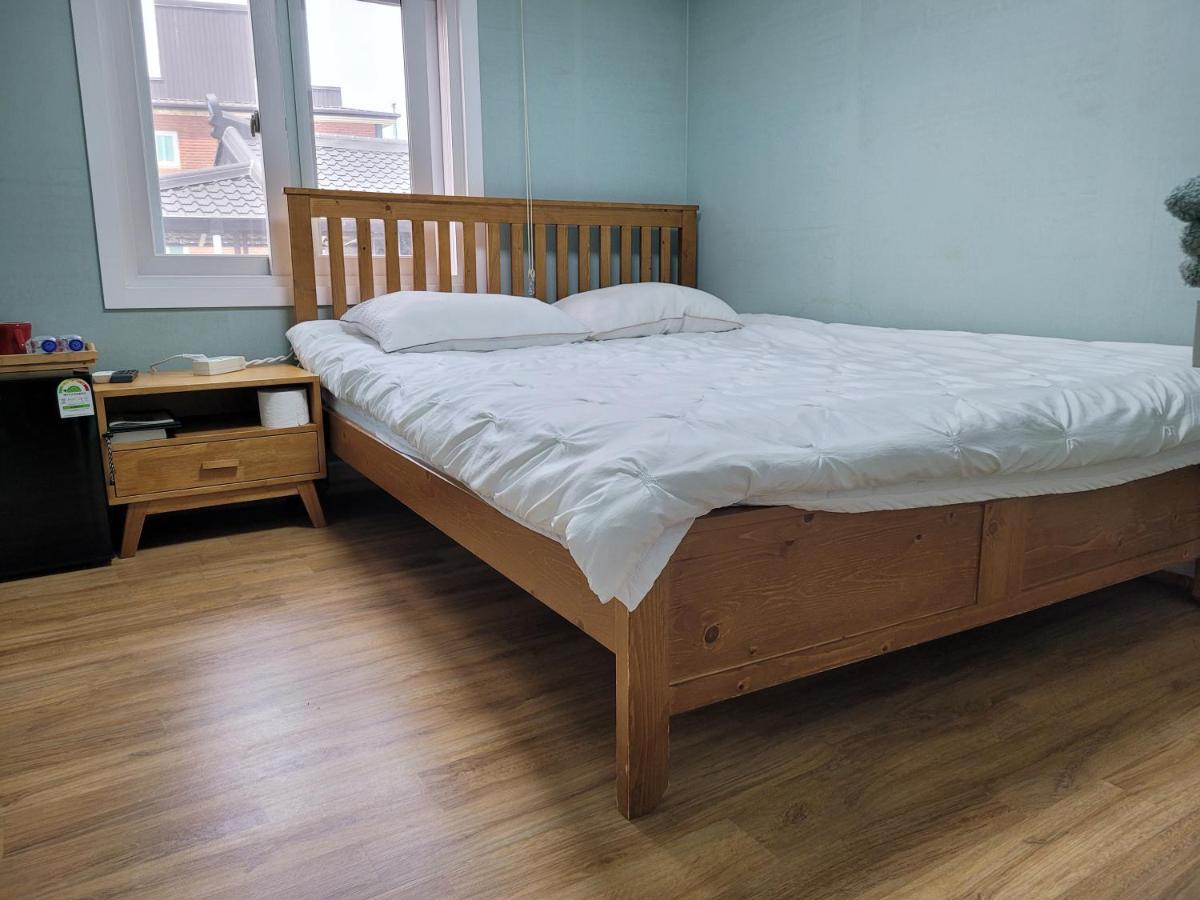 Son-Gil Guesthouse Jinju Bagian luar foto